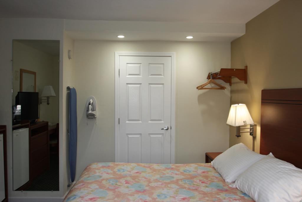 Redwood Inn Santa Rosa Oda fotoğraf