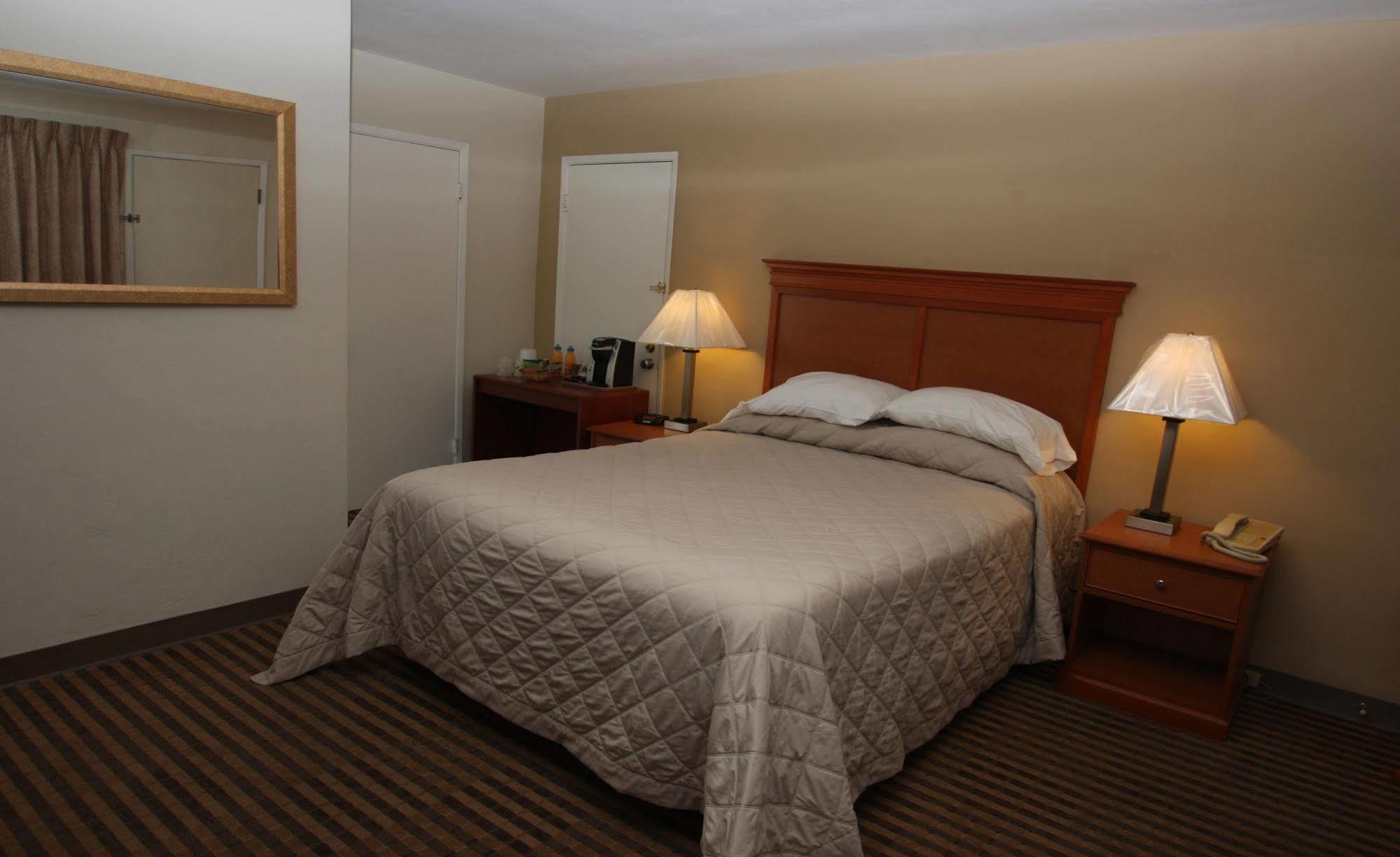 Redwood Inn Santa Rosa Dış mekan fotoğraf
